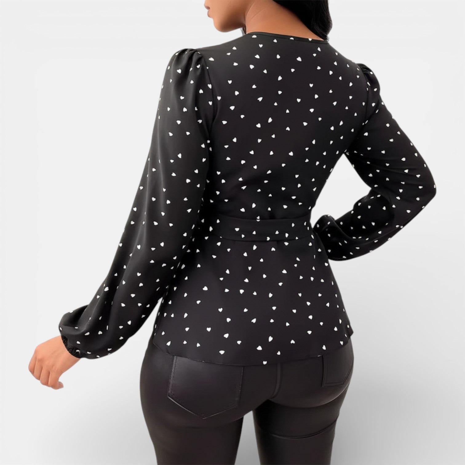 Blusa Mujer Cuello V con Estampado Corazón